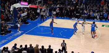 DB官网在线登录入口杰伦威关键三分轰进后丁威迪进攻犯规 但卡鲁索上空蓝脱手出界了