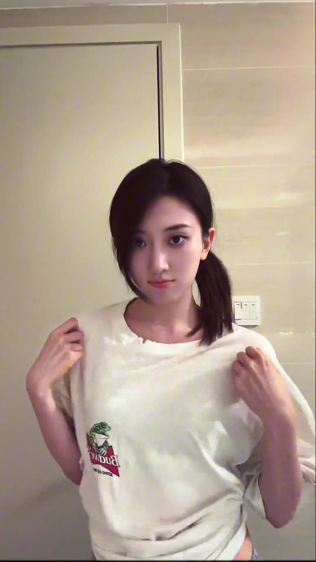 DB视讯官网主持唯嘉分享视频：每日一曲，舞蹈已然融入了我的生命！