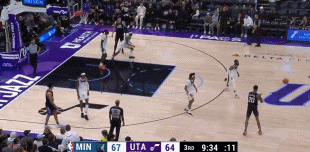 DB真人旗舰😡可没那么好打！爵士一波11-0的攻势追平森林狼