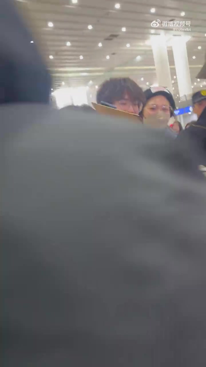 DB视讯官网F1中国大奖赛将开启！法拉利储备车手周冠宇抵达上海