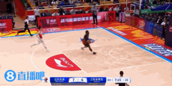 DB官网在线登录入口一飞冲天！克里斯反击面对空篮 腾空暴起秀大风车灌篮