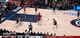 DB视讯官方登录入口身体健康的你是真的强！小卡空切反篮还一个&造成犯规还要加罚