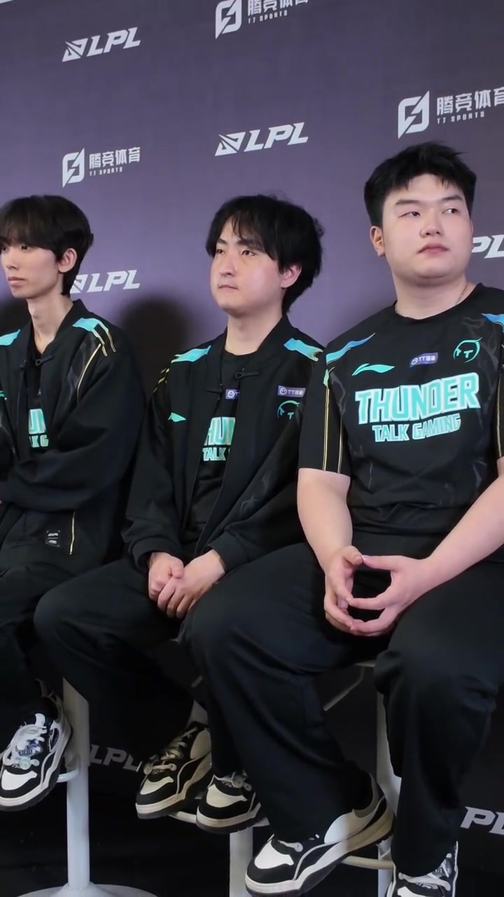 DG视讯官网平台第三赛段再来过吧！HOYA在接受群访时眼含泪光