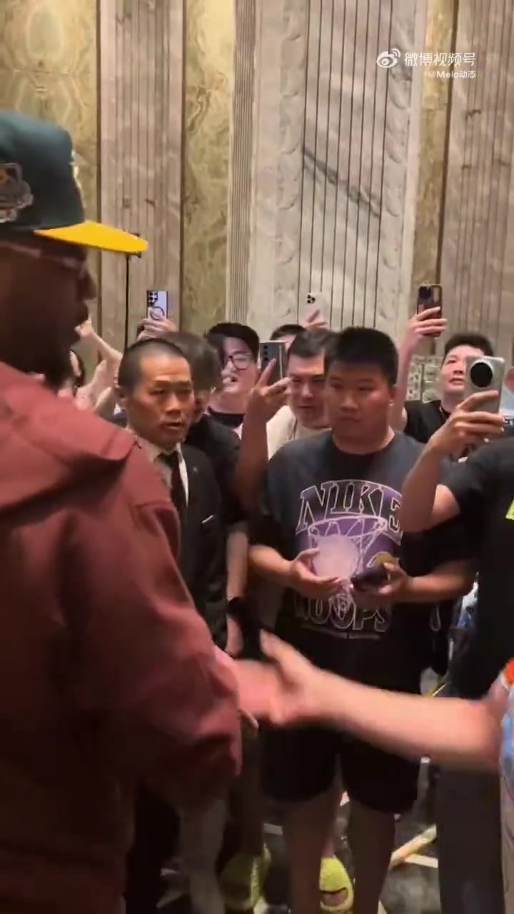 DG视讯官网平台人气依旧！甜瓜安东尼已抵达上海开启中国行 上次来中国是13年前